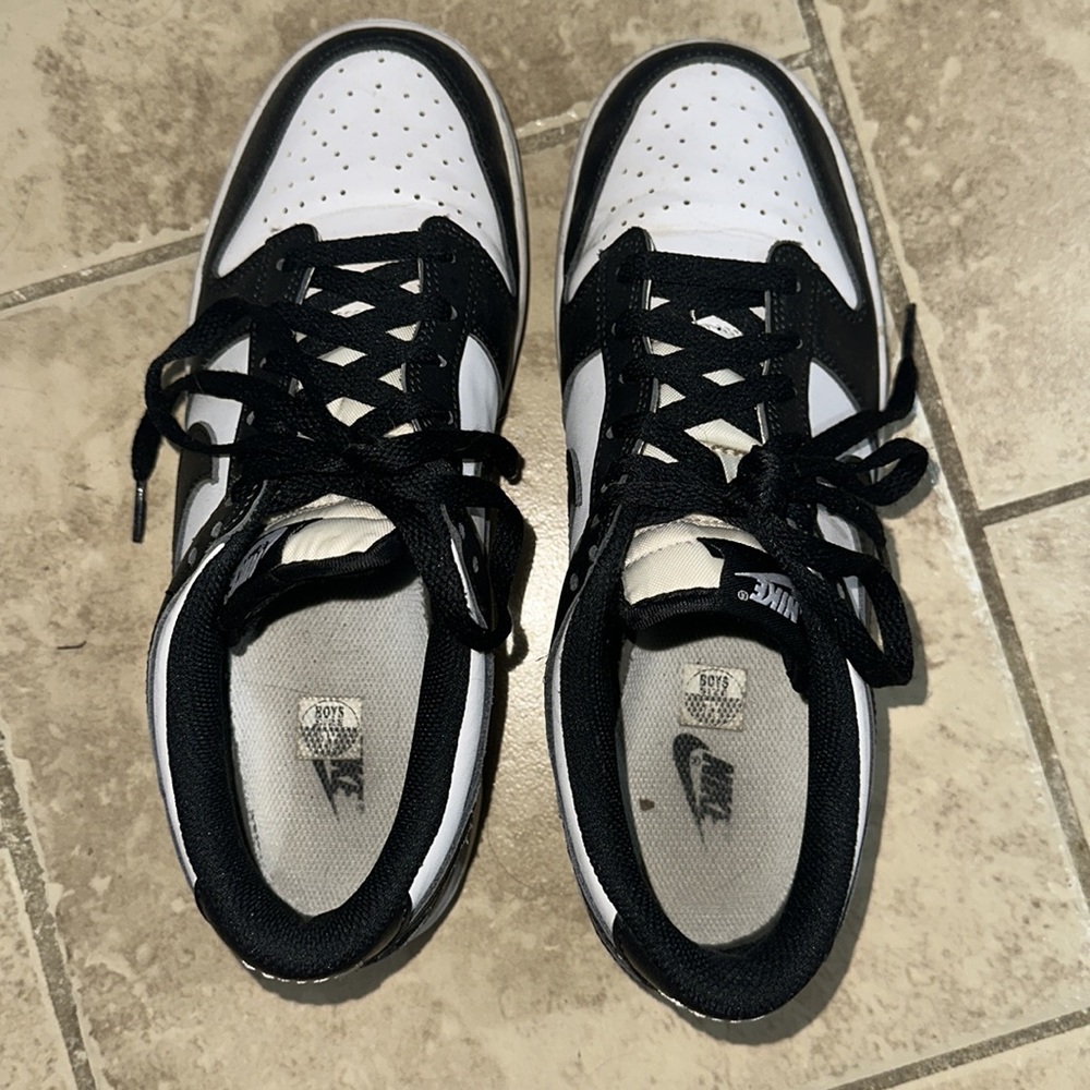 NIKE PANDA DUNKS - Picture 2 of 6